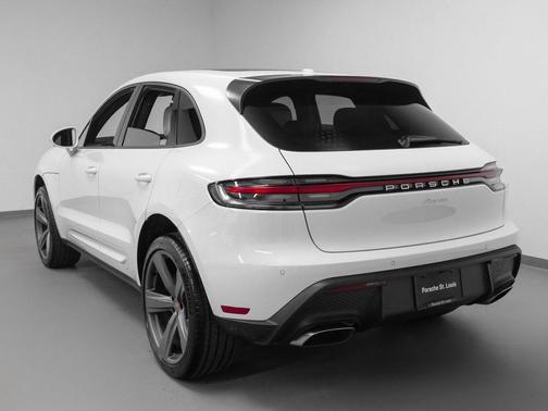 2025 Porsche Macan 