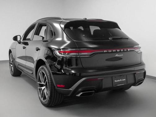 2025 Porsche Macan T