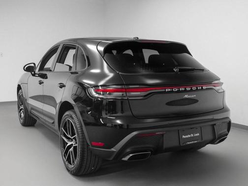 2025 Porsche Macan 