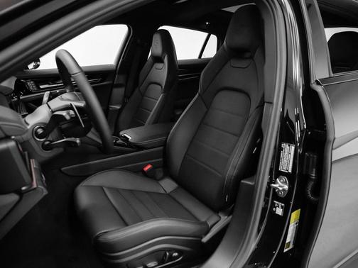 2026 Porsche Panamera 4 E-Hybrid