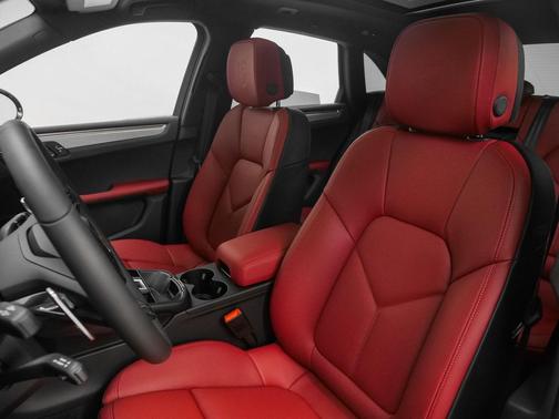 2025 Porsche Macan T