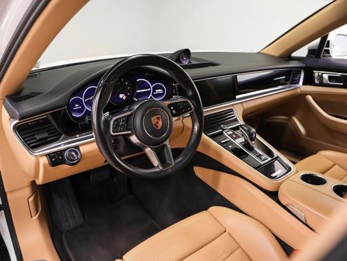 2018 Porsche Panamera 4