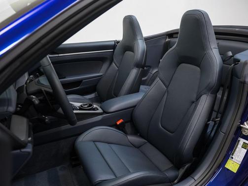 2025 Porsche 911 Carrera