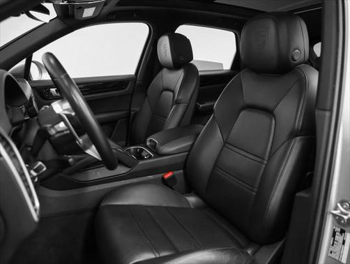 2021 Porsche Cayenne Base (Tiptronic)
