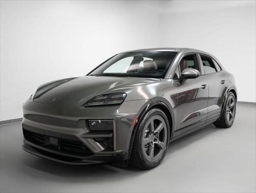 2024 Porsche Macan Turbo