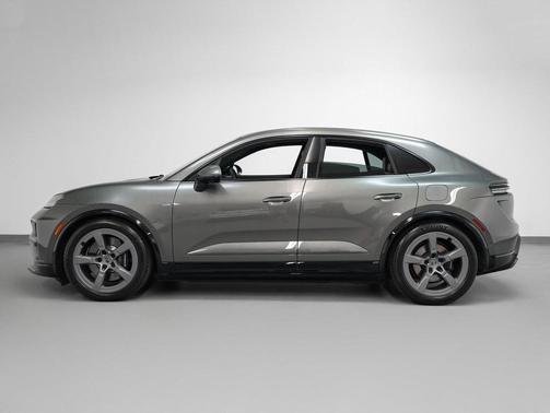 2024 Porsche Macan Turbo