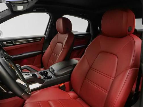 2023 Porsche Cayenne Turbo