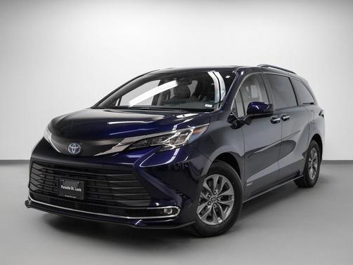 2021 Toyota Sienna XLE 7 Passenger