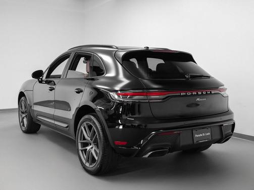 2026 Porsche Macan 