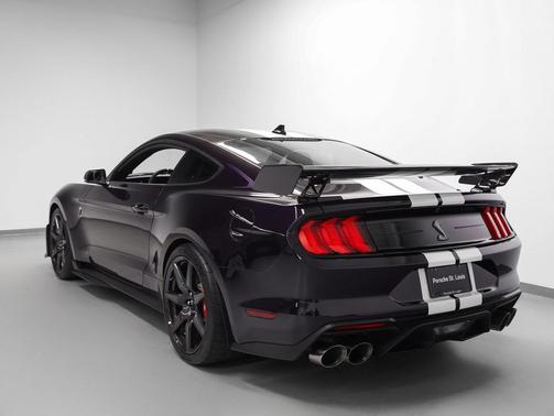 2022 Ford Shelby GT500 Base