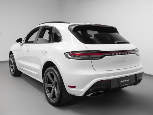 2025 Porsche Macan 