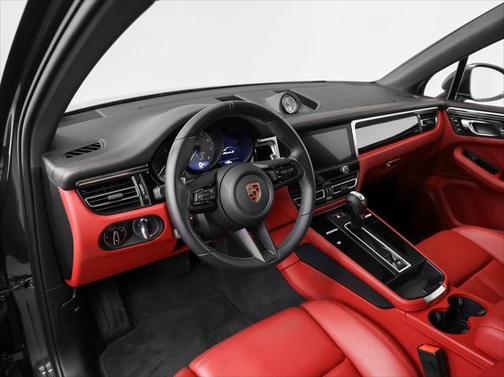 2023 Porsche Macan Base