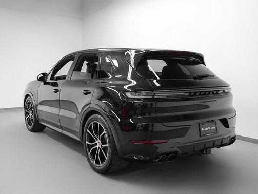 2026 Porsche Cayenne GTS