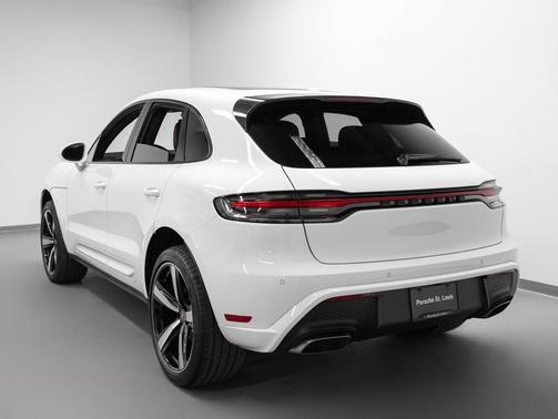 2026 Porsche Macan 