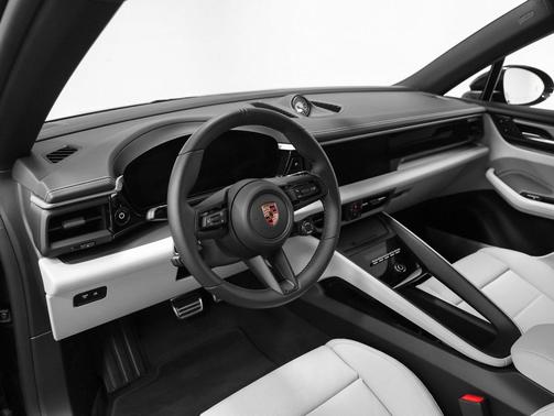 2025 Porsche Macan 4S