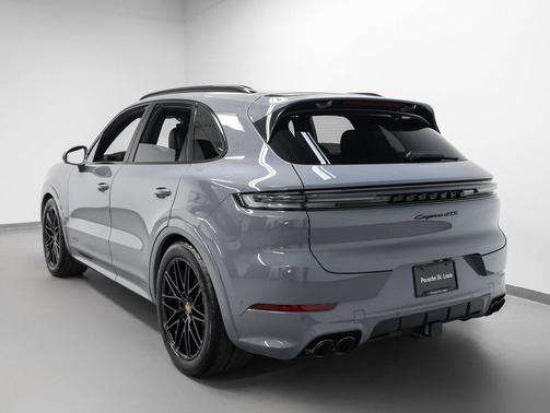 2026 Porsche Cayenne GTS