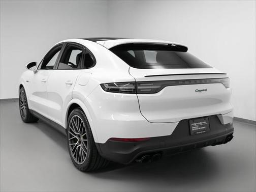 2022 Porsche Cayenne Platinum Edition