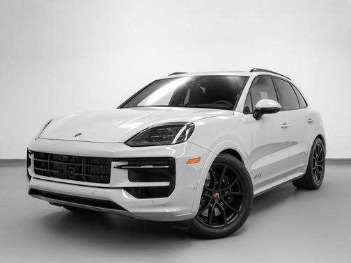 2025 Porsche Cayenne GTS