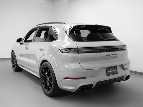 2025 Porsche Cayenne GTS
