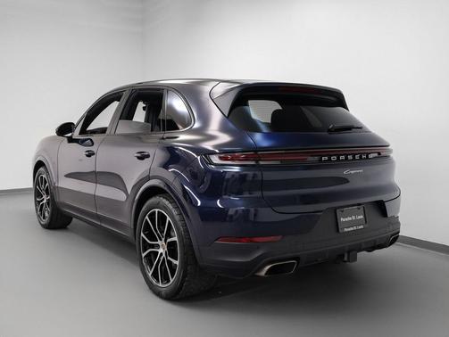 2024 Porsche Cayenne Base (Tiptronic)
