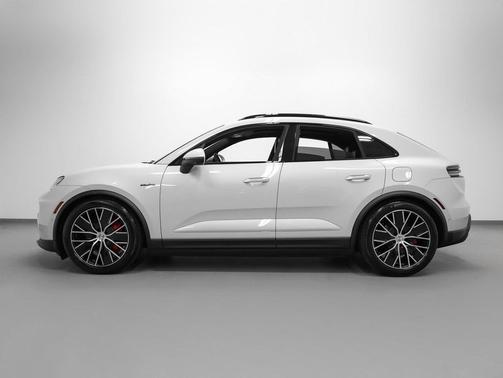 2025 Porsche Macan 4S