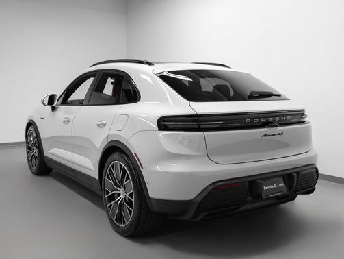 2025 Porsche Macan 4S