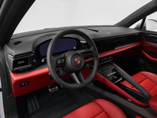 2025 Porsche Macan 4S