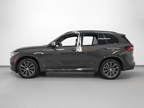 2022 BMW X5 M50i