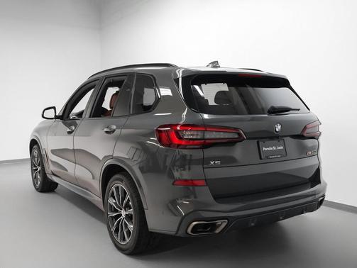2022 BMW X5 M50i