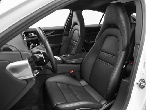 2023 Porsche Panamera 4