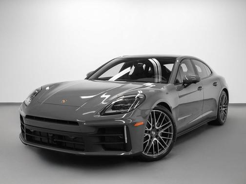 2026 Porsche Panamera 4
