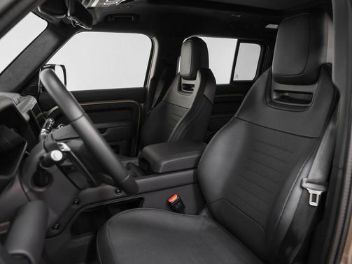 2025 Land Rover Defender 110 V8