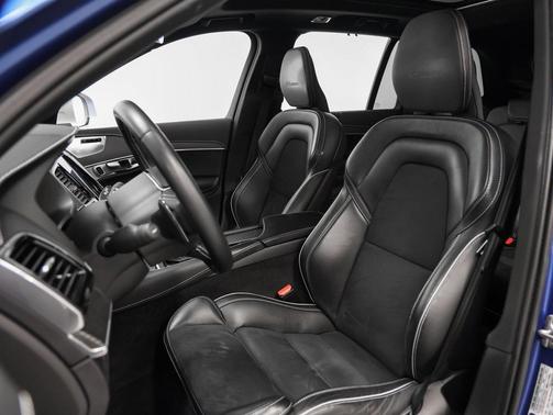 2019 Volvo XC90 T6 R-Design