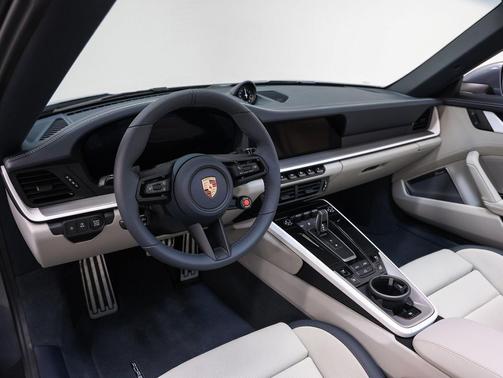 2026 Porsche 911 Carrera 4S Cabriolet