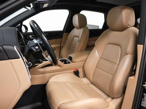 Moonlight Blue Metallic 2023 Porsche Cayenne Cayenne