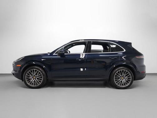 Moonlight Blue Metallic 2023 Porsche Cayenne Cayenne