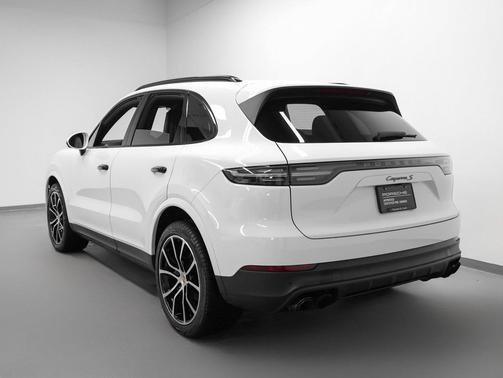 2023 Porsche Cayenne Platinum Edition