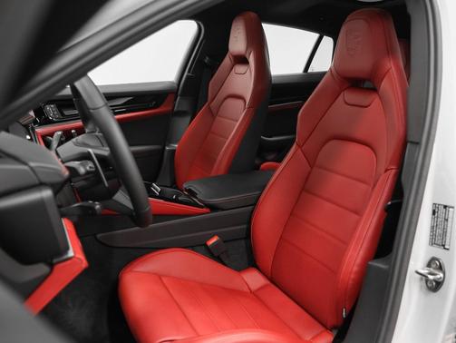 2025 Porsche Panamera 4S