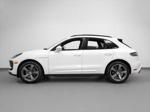 2023 Porsche Macan Base