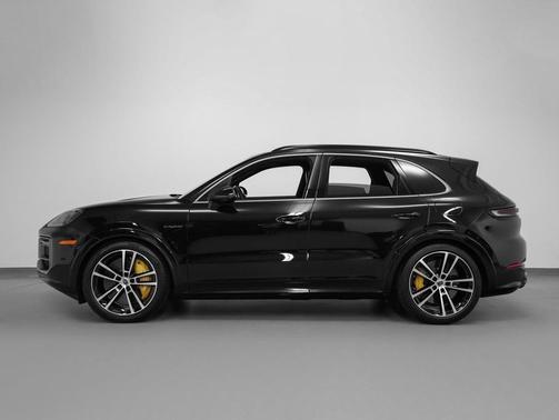 2025 Porsche Cayenne Turbo