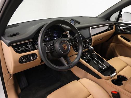 2023 Porsche Macan 