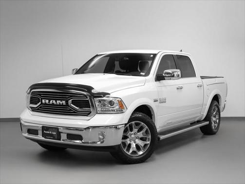 2017 RAM 1500 Limited Crew Cab 4x4 5'7' Box