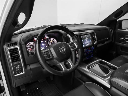 2017 RAM 1500 Limited Crew Cab 4x4 5'7' Box
