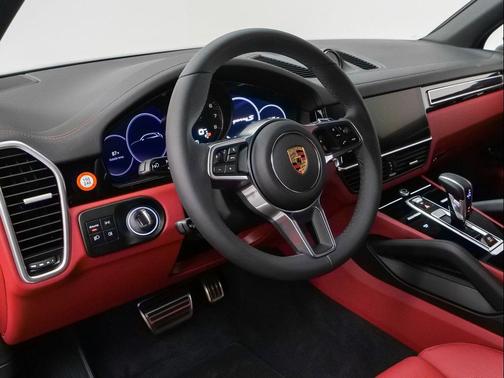 2023 Porsche Cayenne Platinum Edition