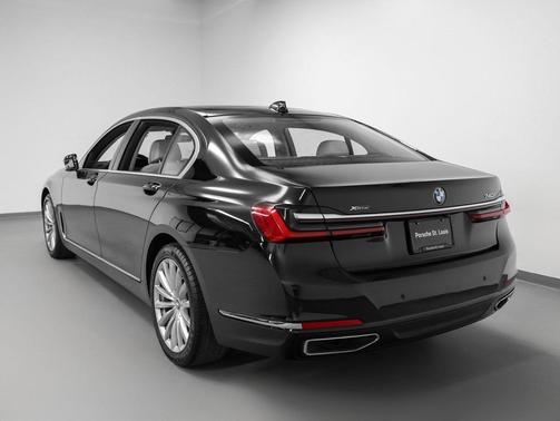 2022 BMW 740 i xDrive