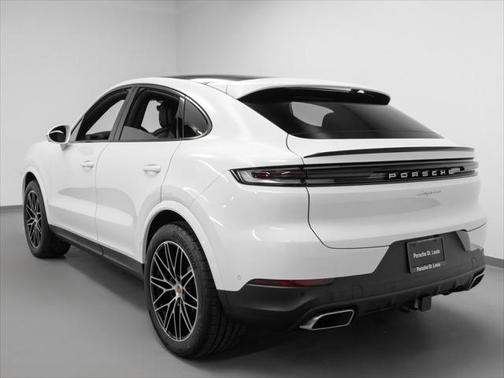 2024 Porsche Cayenne Base (Tiptronic)