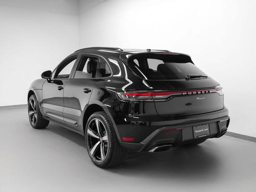 2026 Porsche Macan 