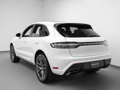 2026 Porsche Macan 