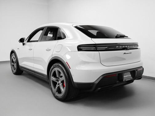 2025 Porsche Macan 4S