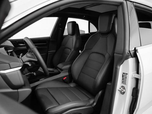 2025 Porsche Macan 4S